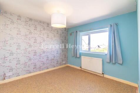 Bedroom 1 image 2