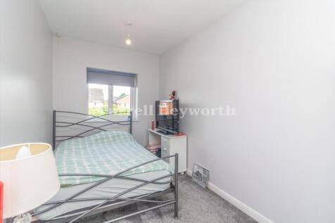 Bedroom 3 image 2