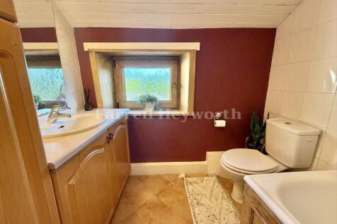 Bathroom view 3