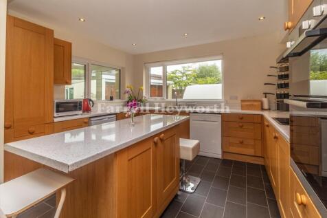 Kitchen image 5