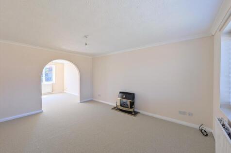 Lounge Dining Room N