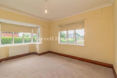 Bedroom 1 image 2