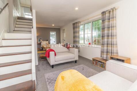 Lounge image 2