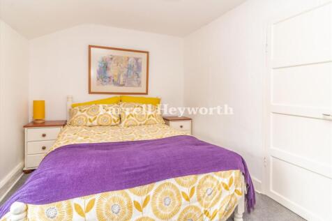 Bedroom 2 image 2