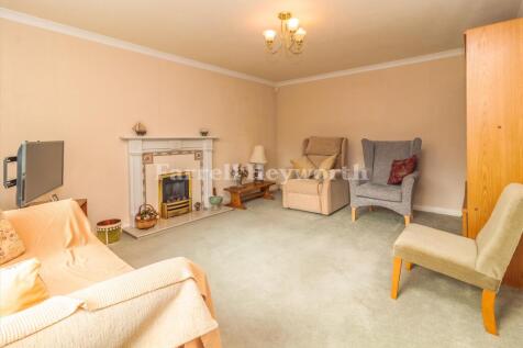 Lounge image 2
