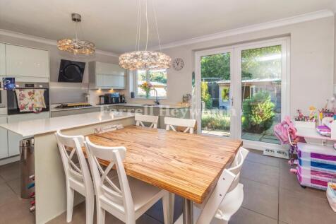 Kitchen Diner image 