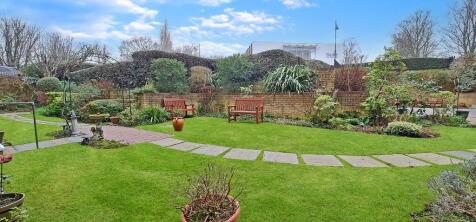 COMM GARDENS