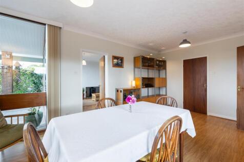 dining room-3.jpg