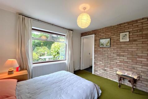 IMG_8771 New Garden Annexe Bedroom.JPG