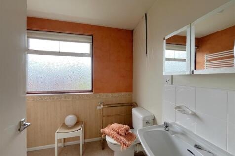 IMG_8782 - new shower room .JPG