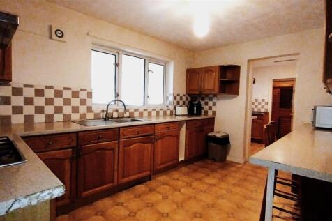 Kitchen1.jpg