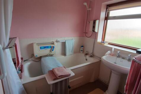 Bathroom.jpg