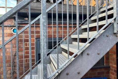 5a Swan Street - Staircase 1.jpeg