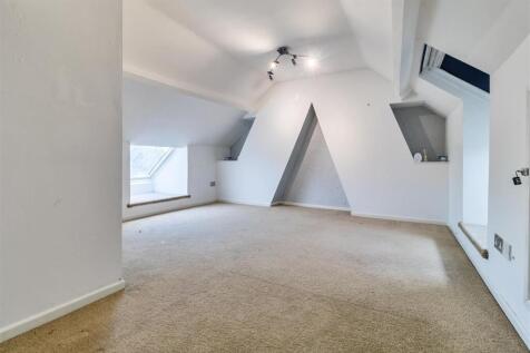 top floor bedroom.jpg
