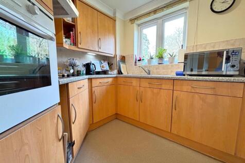 19 mead ct kitchen.jpg