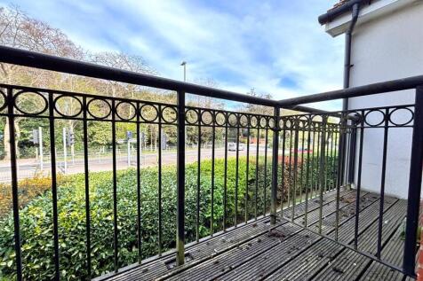 19 mead ct balcony 1.jpg
