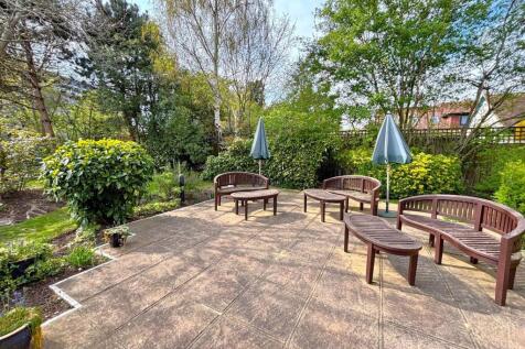 mead court garden.jpg