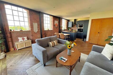 Living / Kitchen