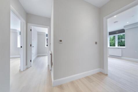 Ocean-House-2Bed-Flat-Hallway.jpg