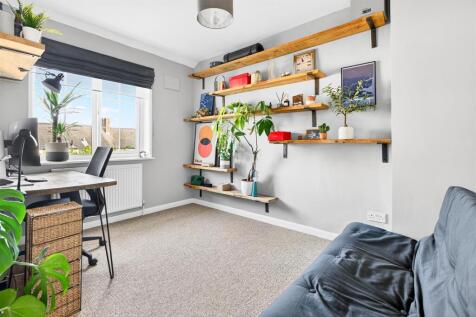 20  To Let 2 Bedroom House Blanchland Road SM4 www