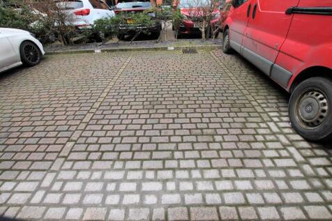 Parking&#43;Bay