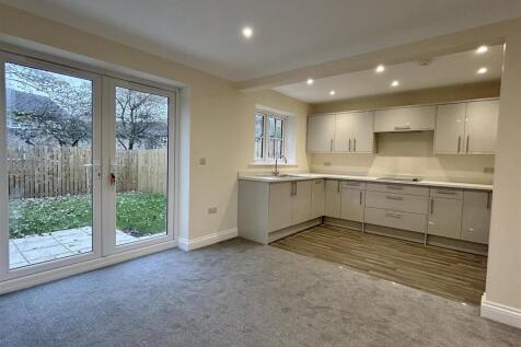 Kitchen &amp; Dining Area