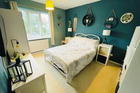 Bedroom.2.jpg