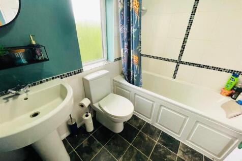 Bathroom.1.jpg