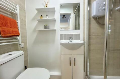 Shower Room.jpg