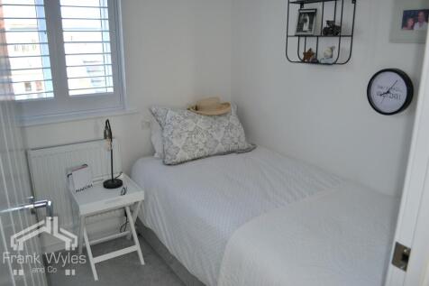 NEW BED 3.JPG