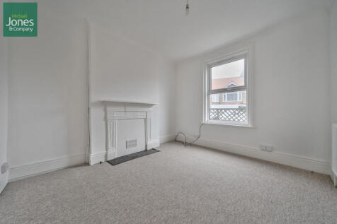 Reception/Bedroom