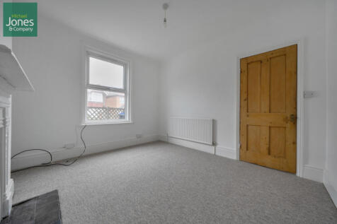 Reception/Bedroom