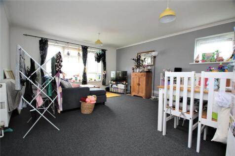 Living/Dining Area