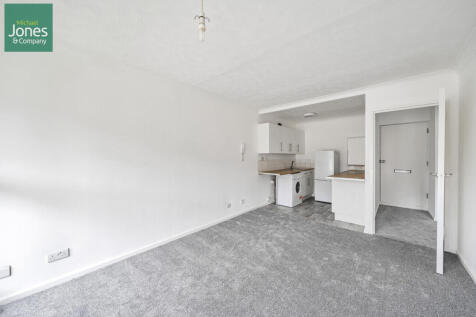 Lounge/ Kitchen