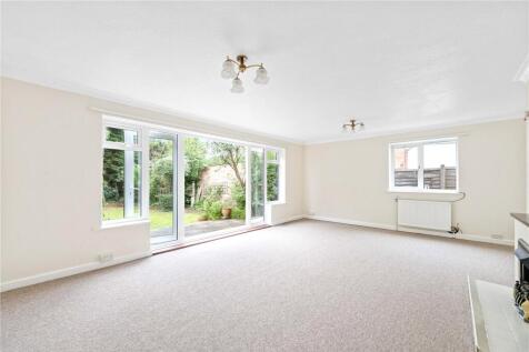 Living/Dining Area