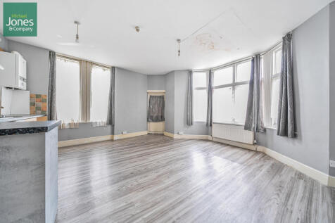 Lounge/Kitchen