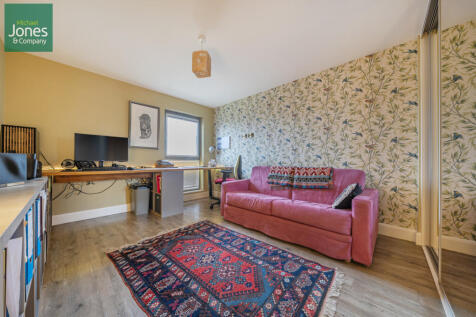 baab26f2-a312-477...