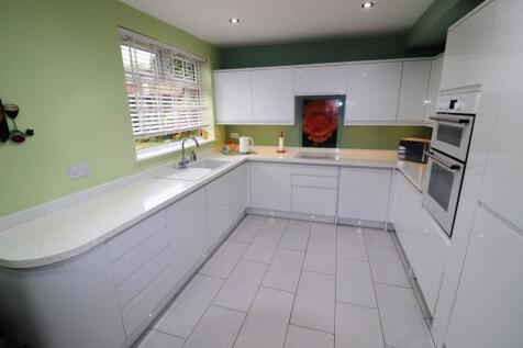 49 Knightscliffe Way