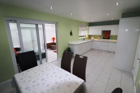 49 Knightscliffe Way