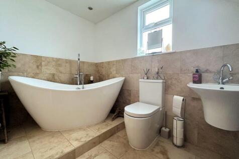 En Suite Bathroom