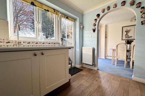 Kitchen/Dining Area
