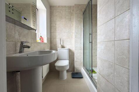 E Suite Shower Room