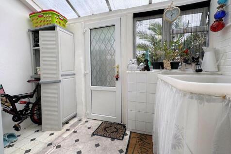 Lean-To/Utility Room