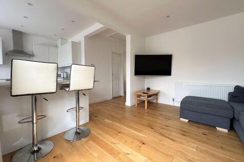 Lounge/Kitchen
