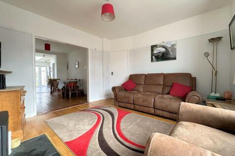 Lounge/Dining Area