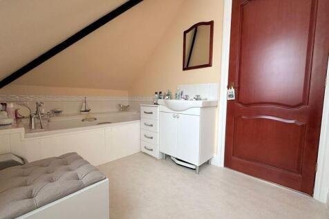 En Suite Bathroom 