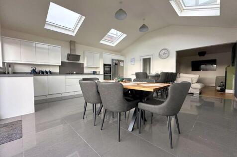 Lounge/Kitchen/Dining/Family Room