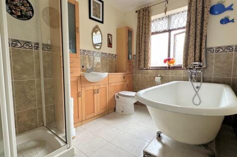 Bath &amp; Shower Room