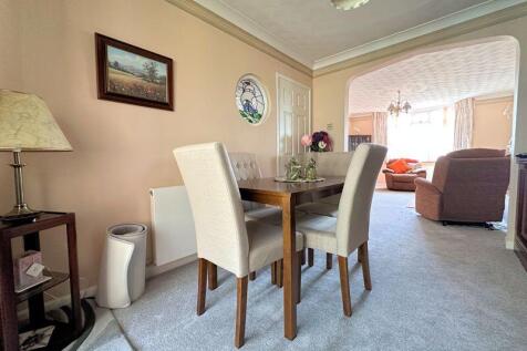 Dining Area/Lounge