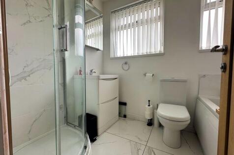 Bath &amp; Shower Room